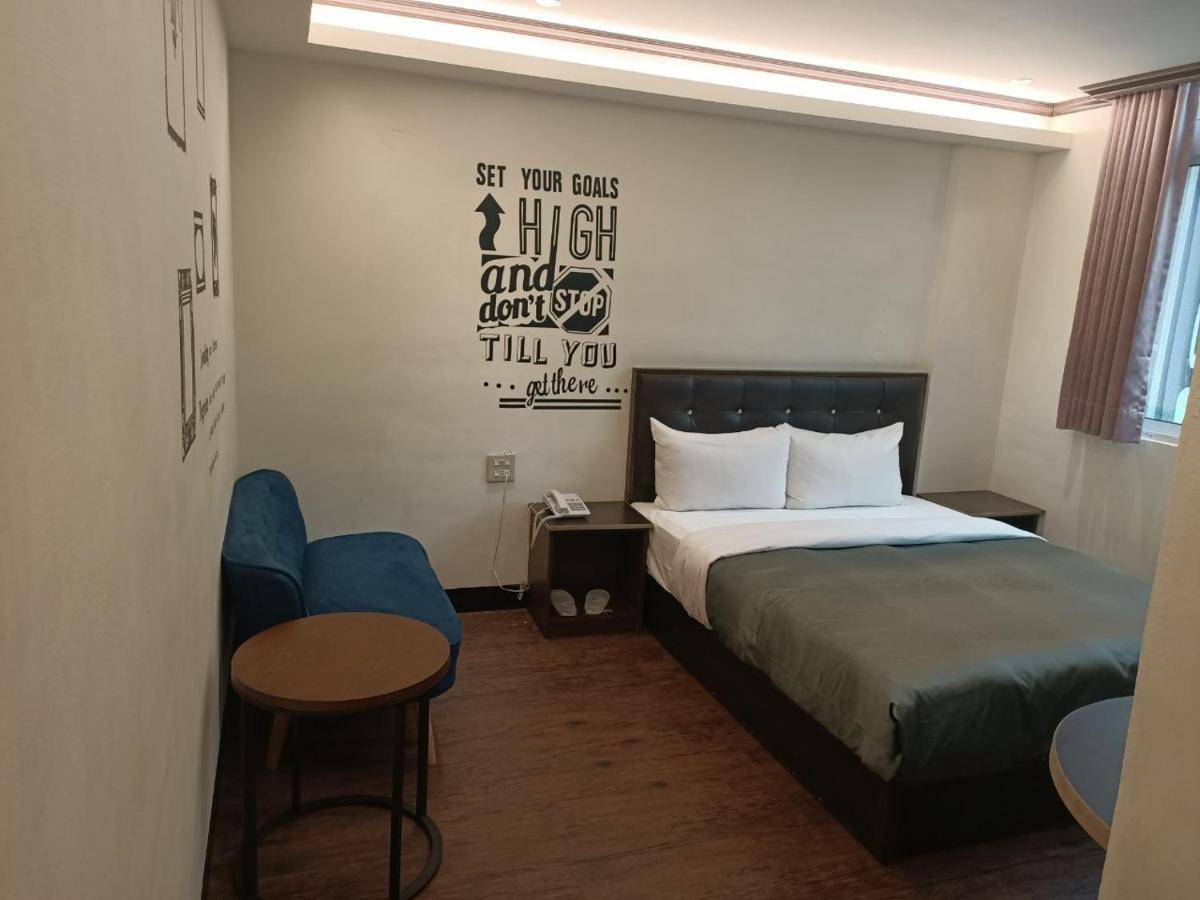 Holiday Business Hotel T'ai-tung Exterior foto